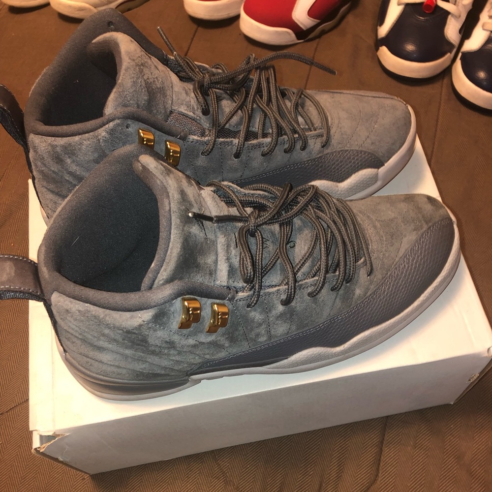 Wolf grey 12s